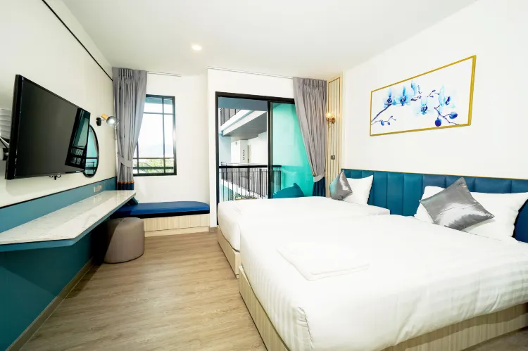 ห้องดีลักซ์ พร้อมวิวสระว่ายน้ำ