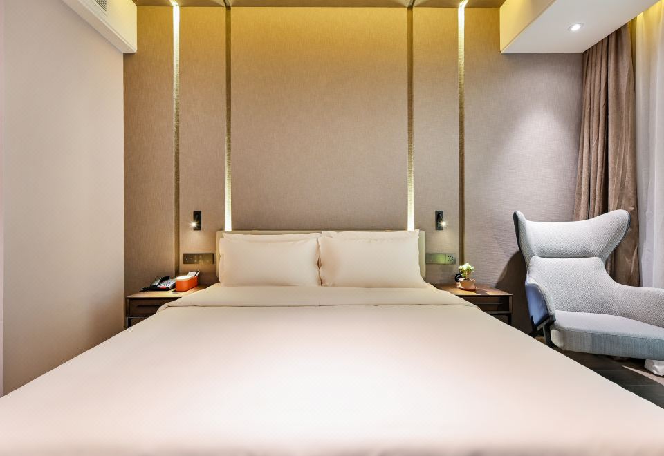 行政大床房（超大空間+手機智能投屏）