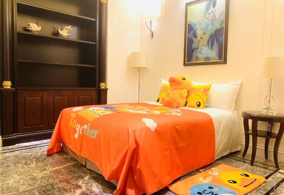 B-DUCK黄鸭亲子家庭套房（享大客厅，黄鸭玩偶陪伴）