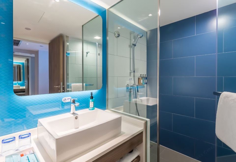 高级房大床 城市景观