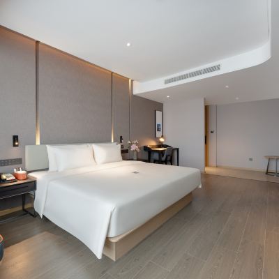 幾木城景大床房（無線電充+手機機投屏+商務會客） 瀋陽中街故宮玫瑰亞朵飯店優惠