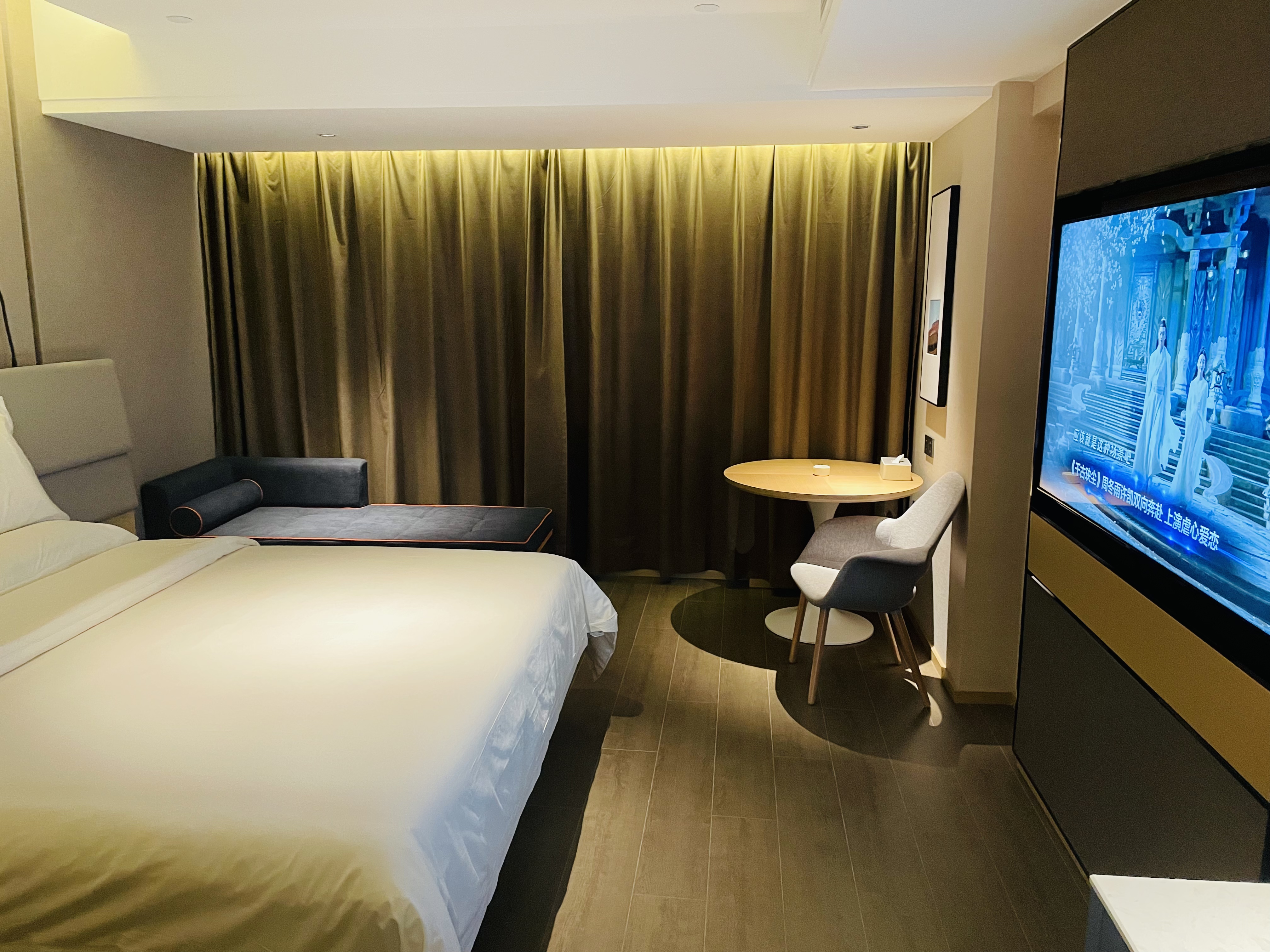 智慧优选大床房（电视投屏·零压床垫·智能声控·中央软水）