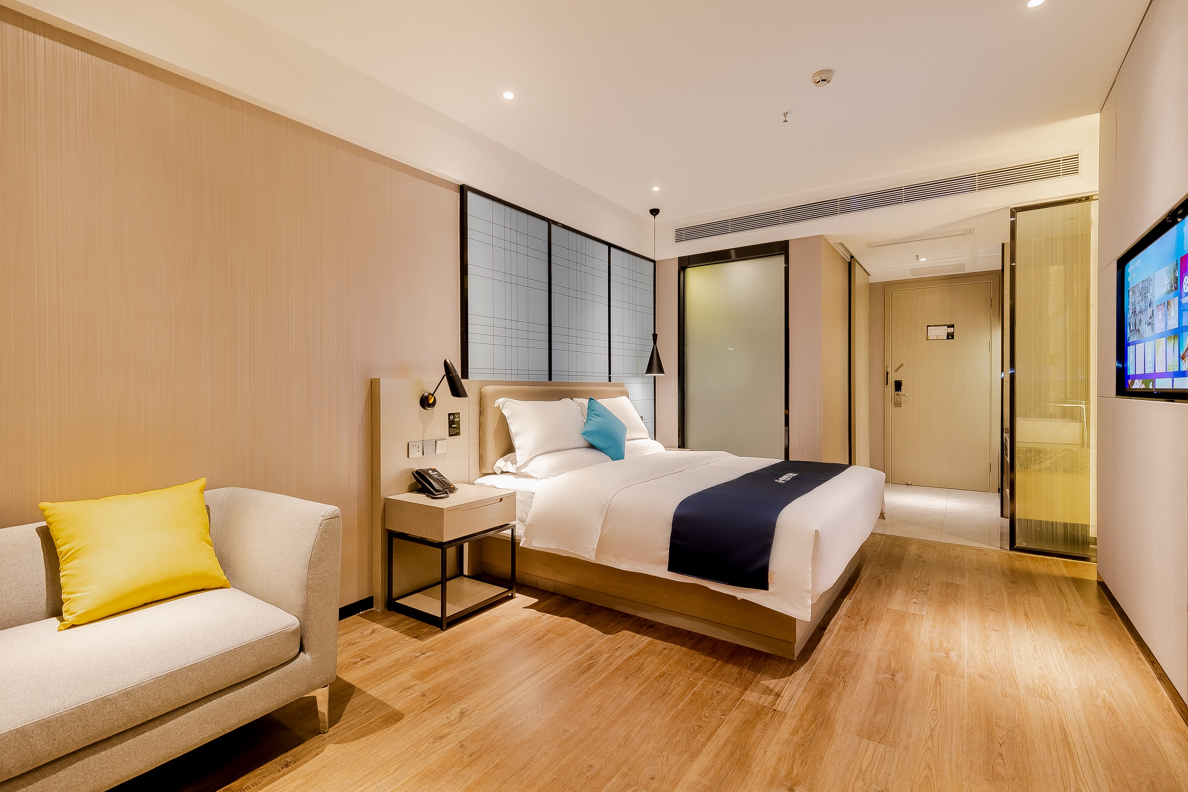 雅豪大床房（森林氧吧+乳胶床垫）