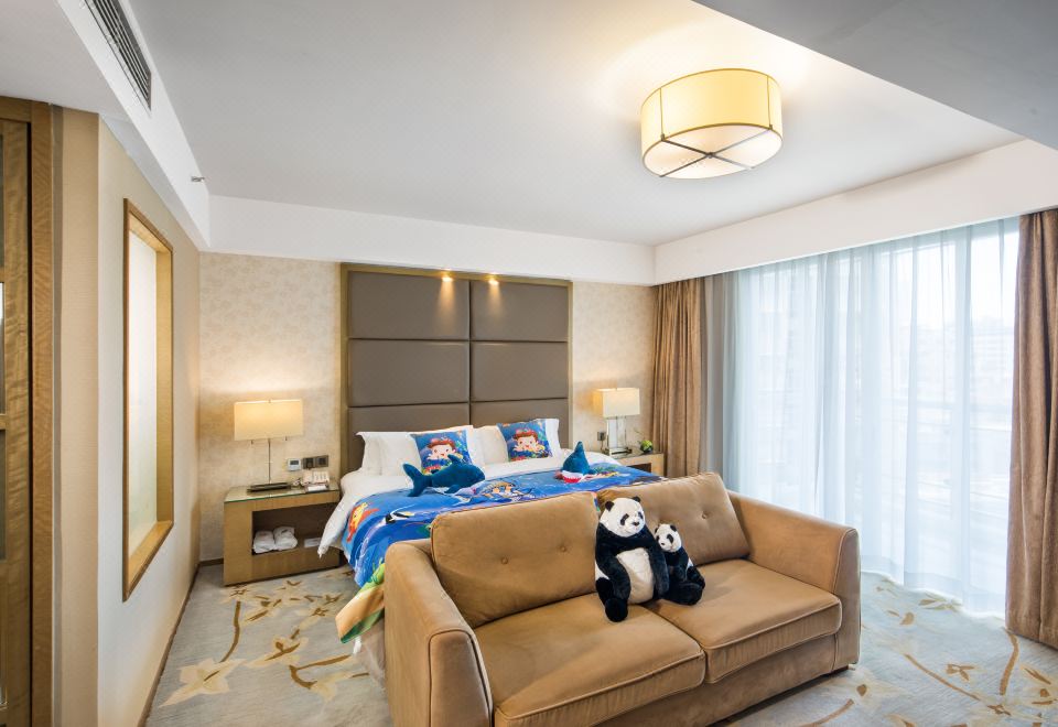 Shenzhen New World Weirui HotelFamily Friendly Themed Deluxe Room