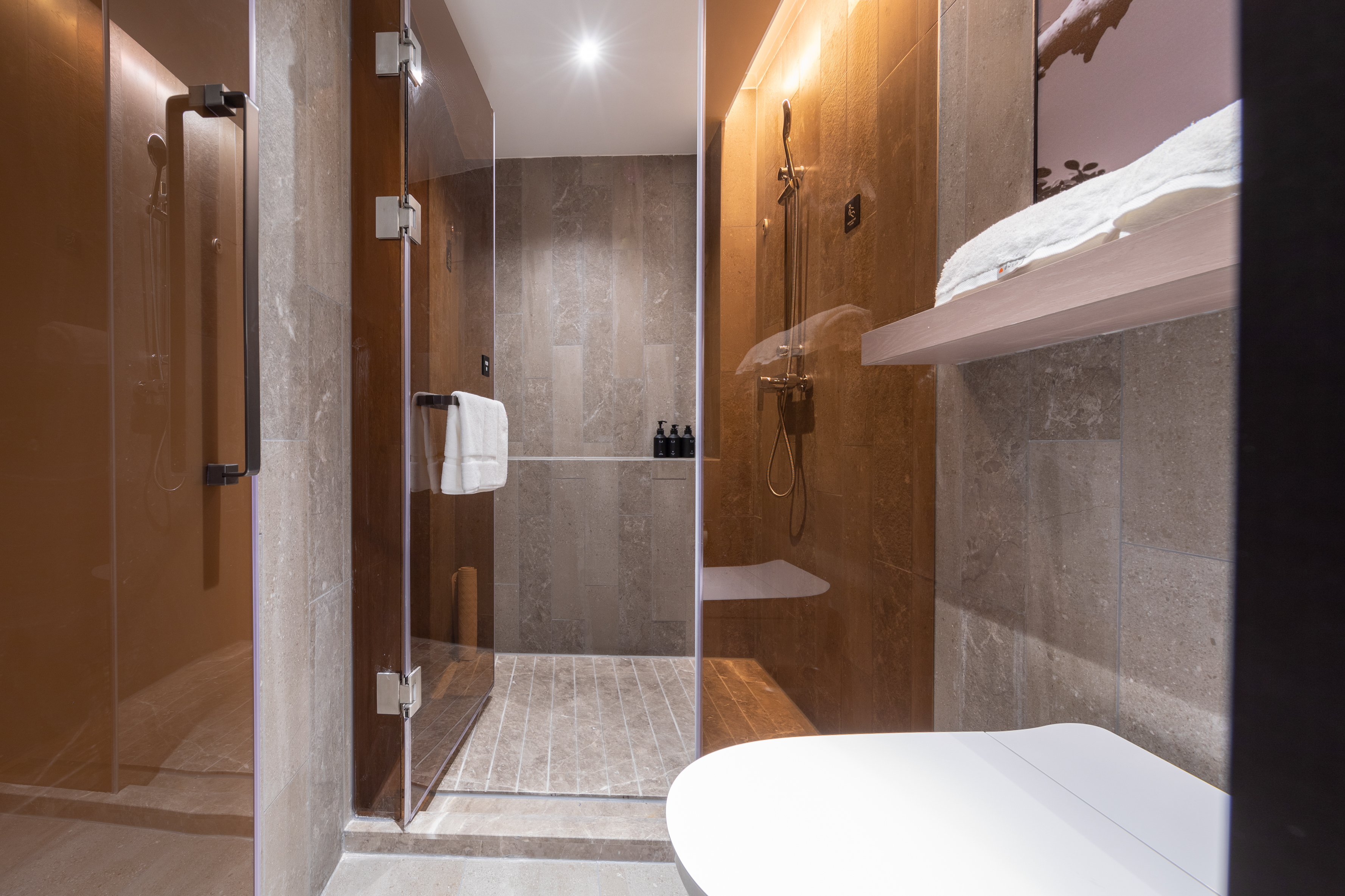 行政大床房（小冰箱-徕芬吹风机-投屏电视）