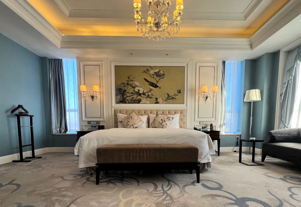 World Trade Winning HotelExecutive Suite