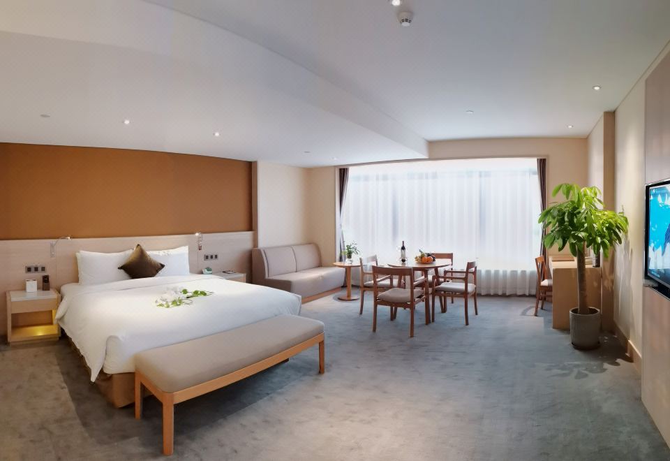 豪华大床房（超大空间+智能马桶）