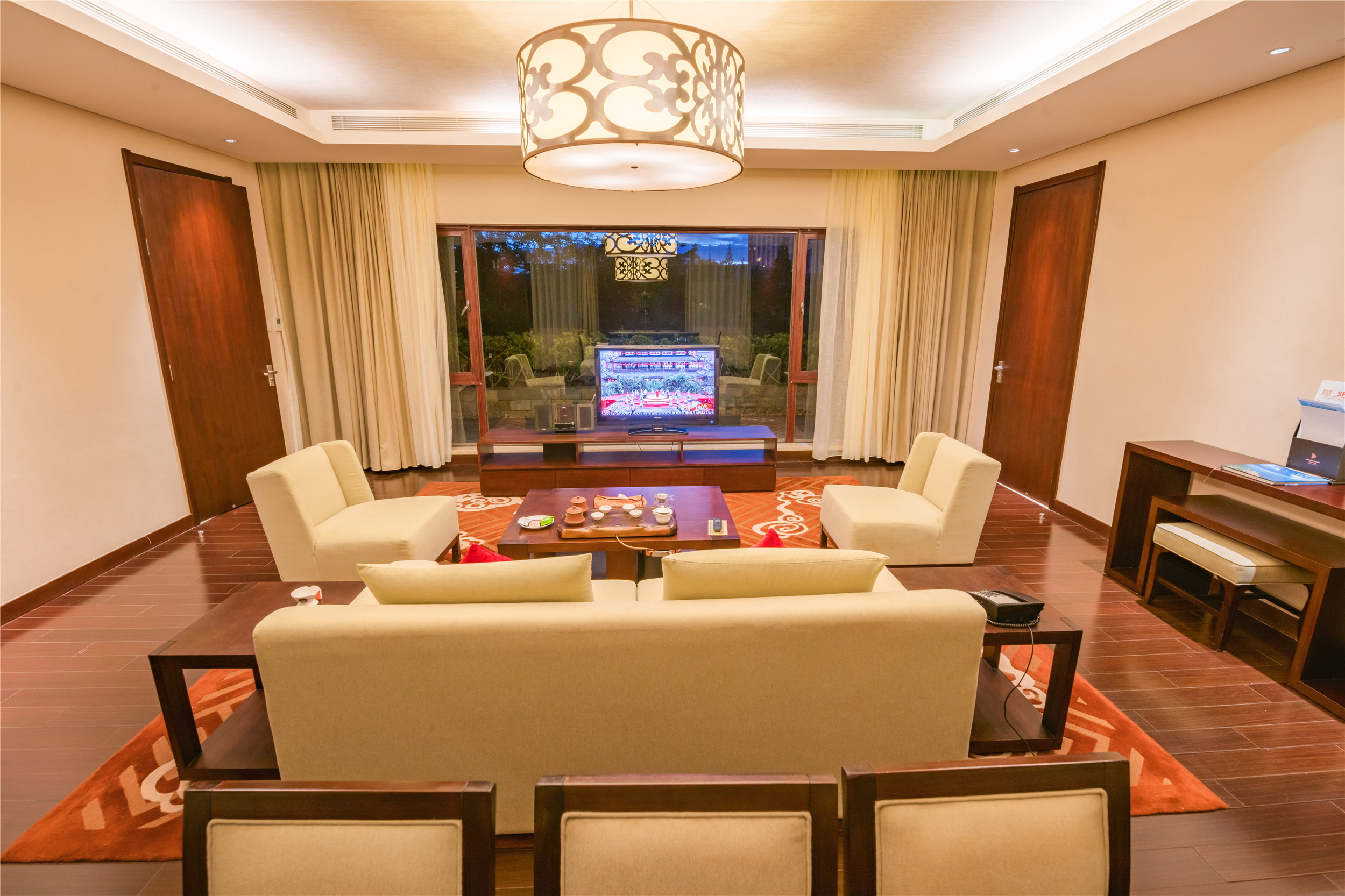 别墅露台泡池套房