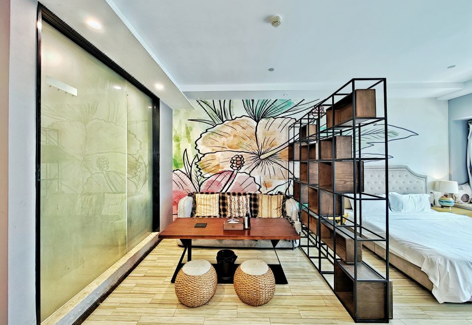 公馆大床客房-洗衣机+商务办公桌+高速吹风机