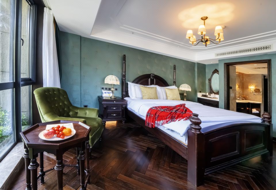 Hangzhou The New HotelHe Zhuang Lakeside Double Bed Room