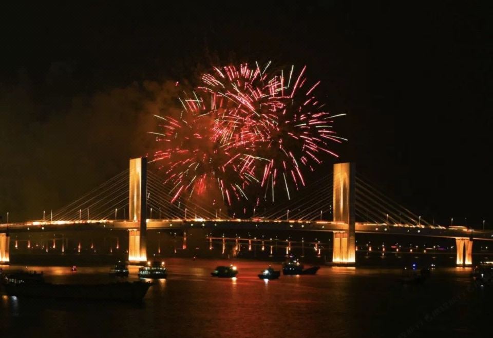 烟花澳门海景大床房