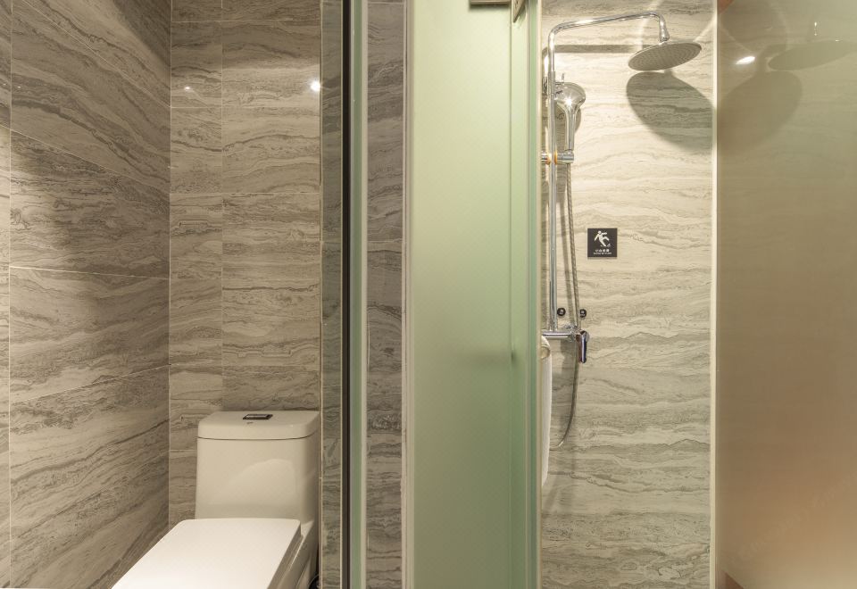 Insail Hotels Dongshankou Subway Station GuangzhouDeluxe Queen Room