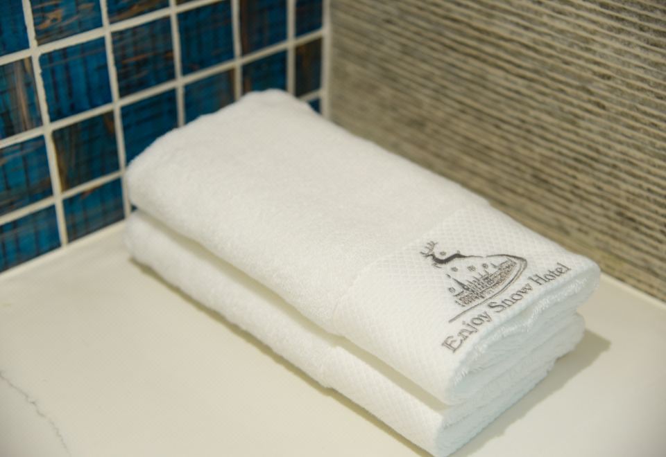 Zhengzhou Yinji Ice and Snow HotelSuperior King Room