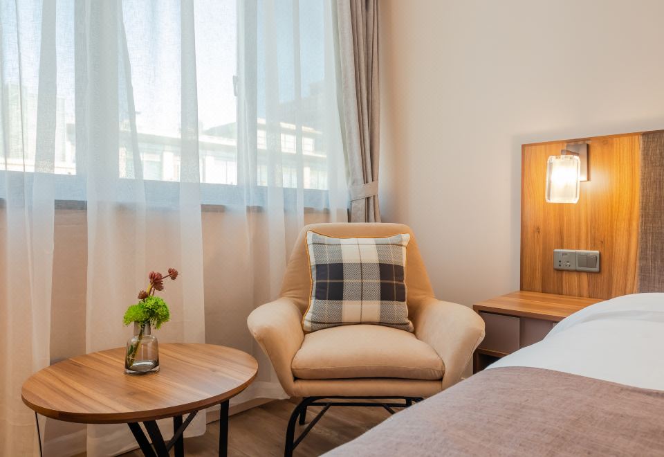 Selected Deluxe Business Room