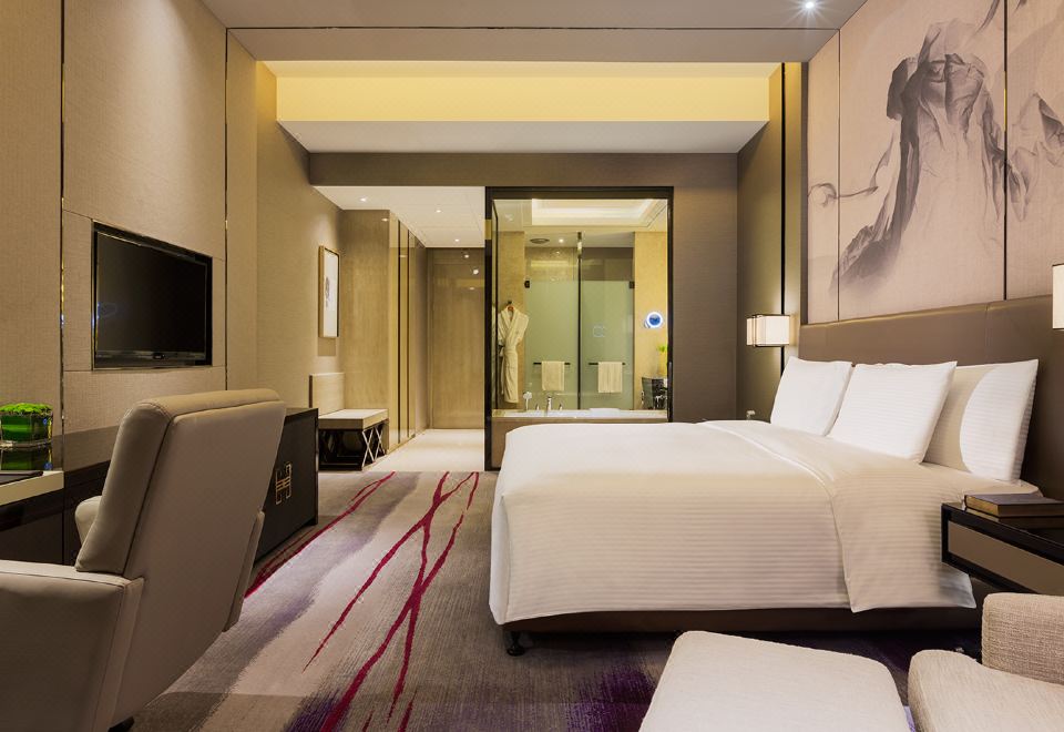 行政豪华大床房（超大浴缸+高端品牌床垫+智能马桶）