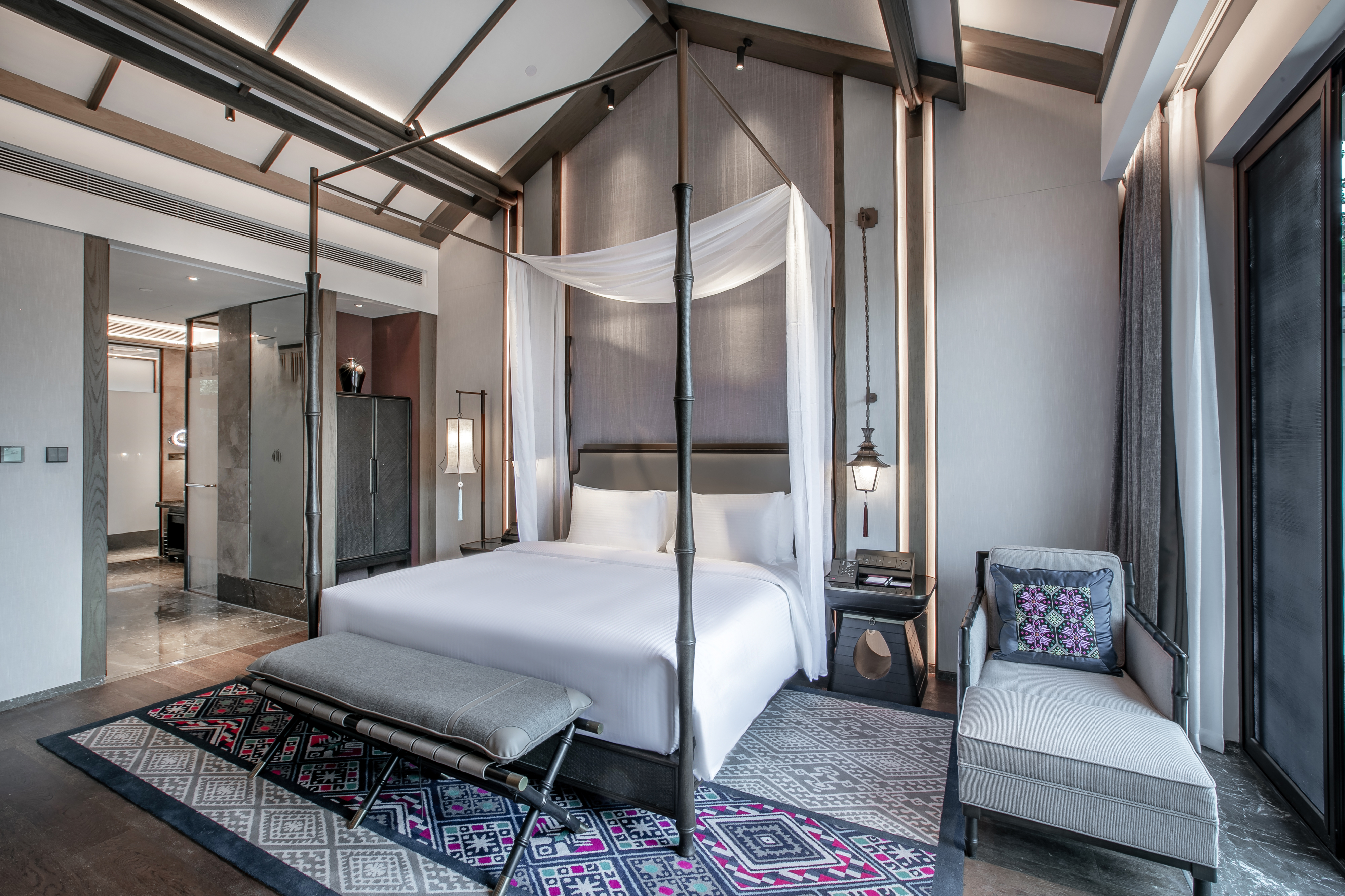 湖景庭院露台三卧别墅