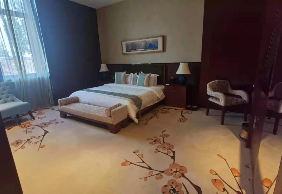 枫园豪华大床房