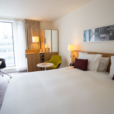 Deluxe King Room DoubleTree by Hilton Hotel London - Tower of London Promo Code