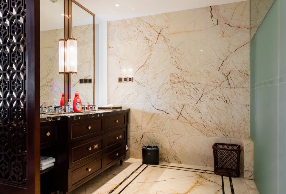 行政豪华大床房（嘉华记忆枕+小冰箱）