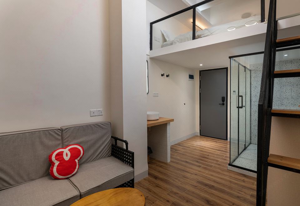 精选LOFT复式大床房（采光通透+坐卧沙发+全屋暖气）