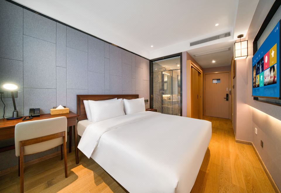 帘外芭蕉·景观大床房（智能客控+智能马桶+零压床）