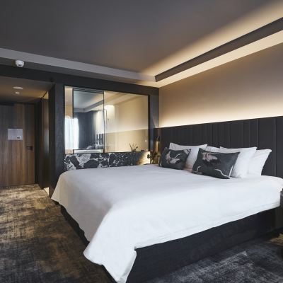 Deluxe Executive Room, 1 King, Lounge Access, High Floor Views Pullman Melbourne On the Park Promo Code