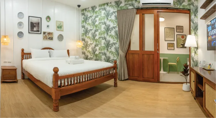 Superior King Room (with living room)