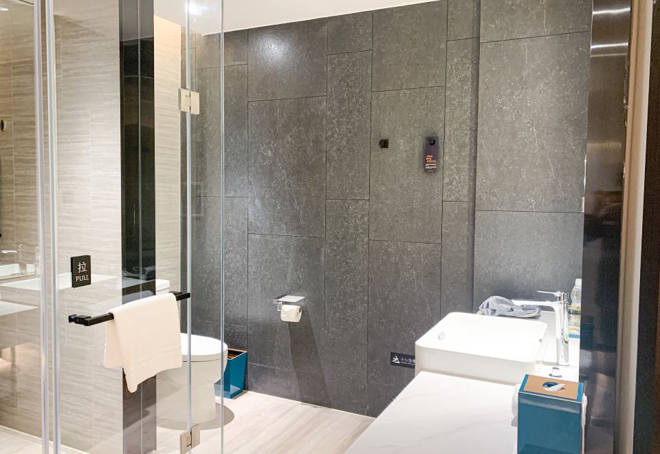 Courtyard by Marriott PinghuStandard Twin Room