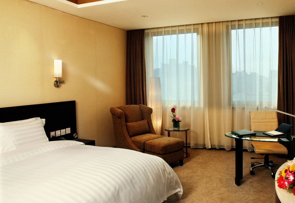 Beijing International Cultural Exchange CenterYunshan Quality Sleep Business Double Bed Room (Spine-Support Latex + One-Click Sleep Aid + Deep Sleep Monitoring)