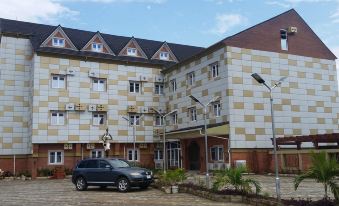 Forever Hotel & Suites - Housity