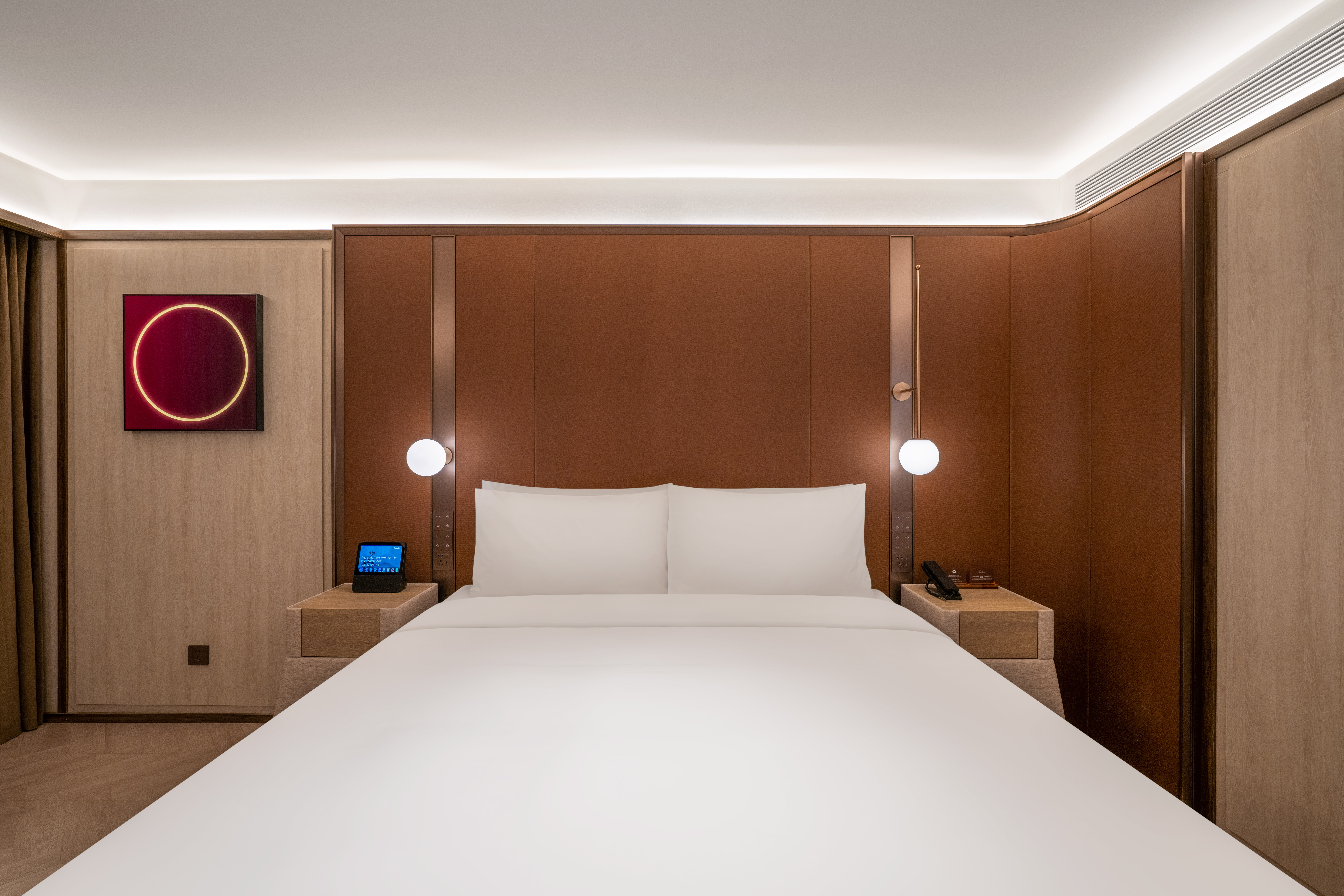 高级大床房 （智能客控+小冰箱+65寸投屏电视+零压床垫）