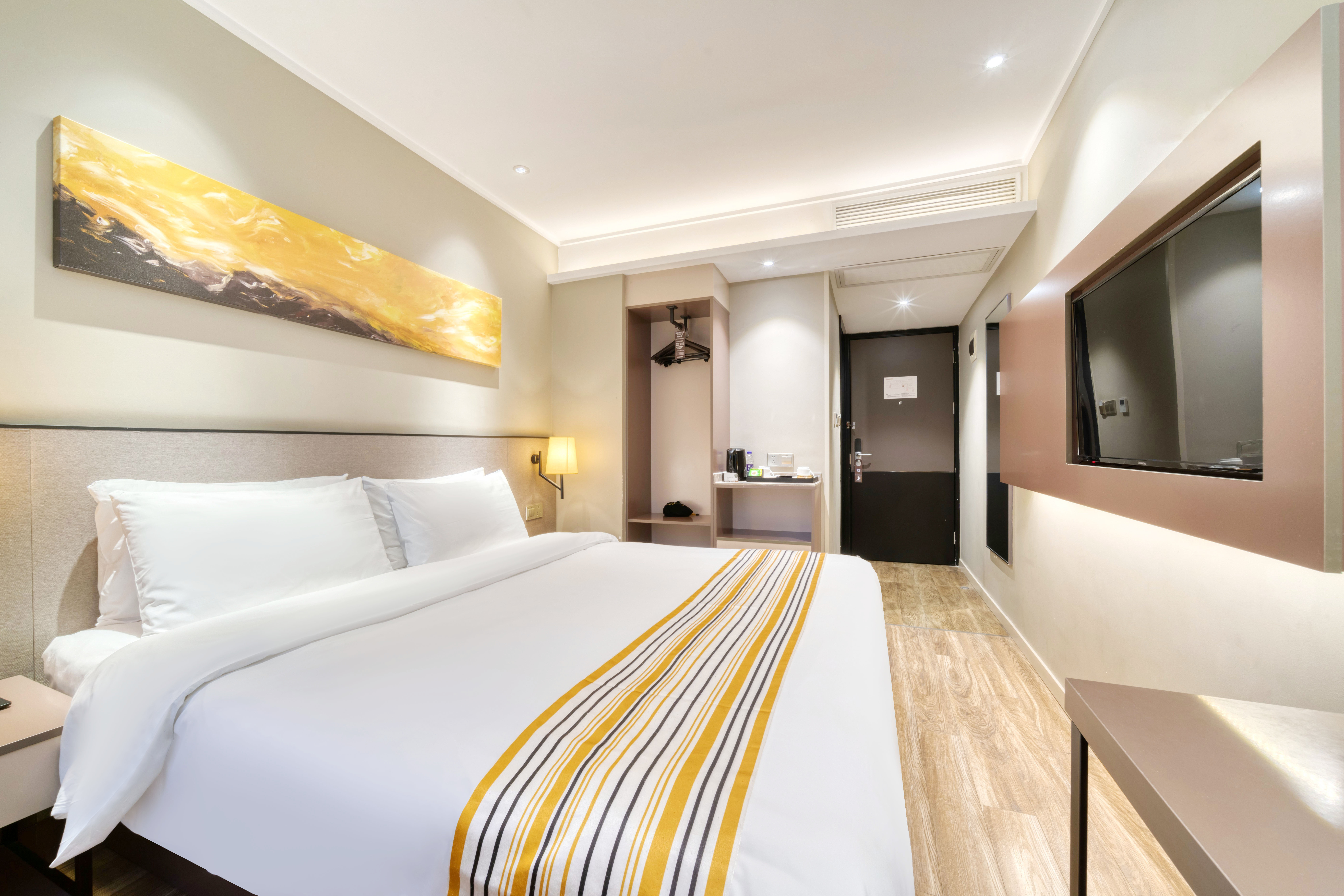 高级大床房（莱芬吹风机）