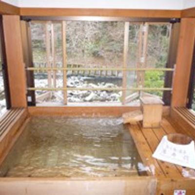 景色と檜風呂付き10+4.5畳の和室