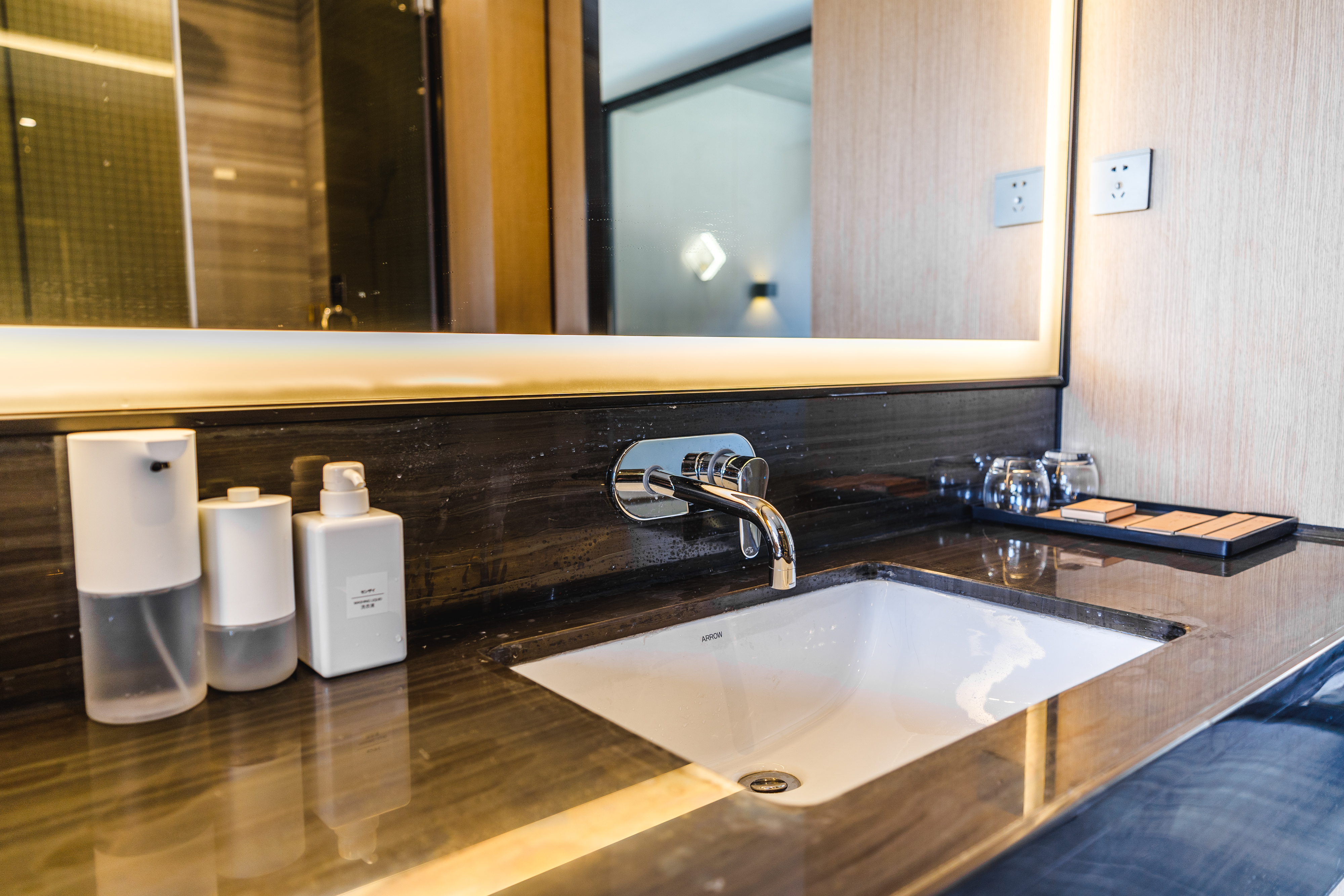 河景庭院恒温私汤双床房