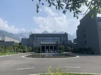 Shaanxi Dijian Nanshan (Huashan) Hot Spring Hotel Hôtels à : 
