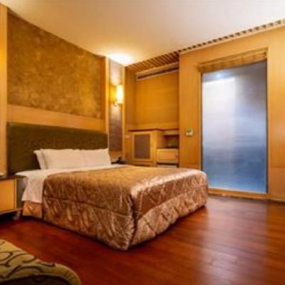 名爵商務雙人房 台南國妃鷹堡健康館優惠