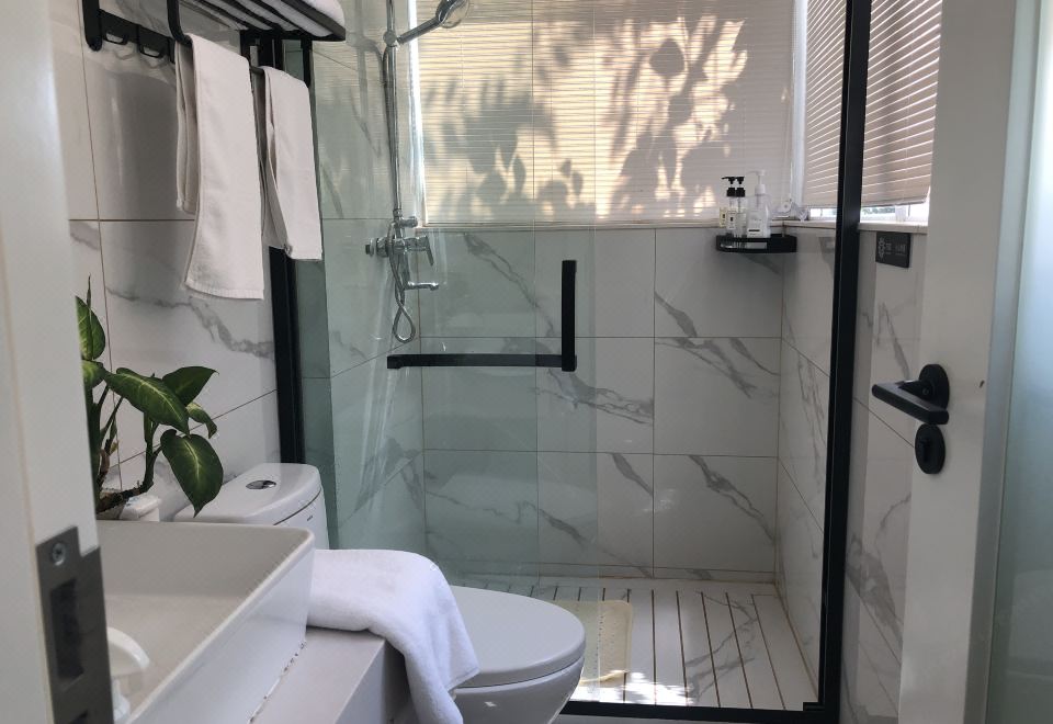 月境·精致大床房（休閑露臺丨小花園）