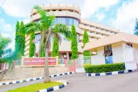 Royal Birds Hotel & Towers Ξενοδοχεία στην πόλη 