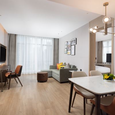 全能套房（空氣凈化器+膠囊coffee機+蒸汽掛燙機+智能馬桶） 貴陽觀山湖希爾頓惠庭飯店優惠