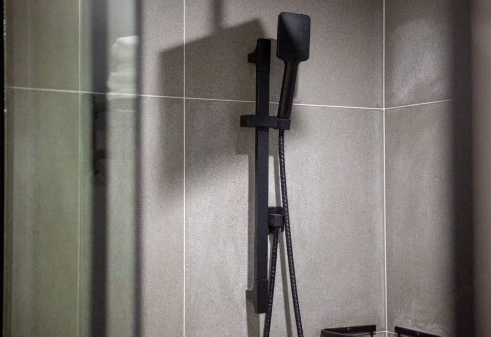 豪华双床房|智能轻奢+休闲座椅