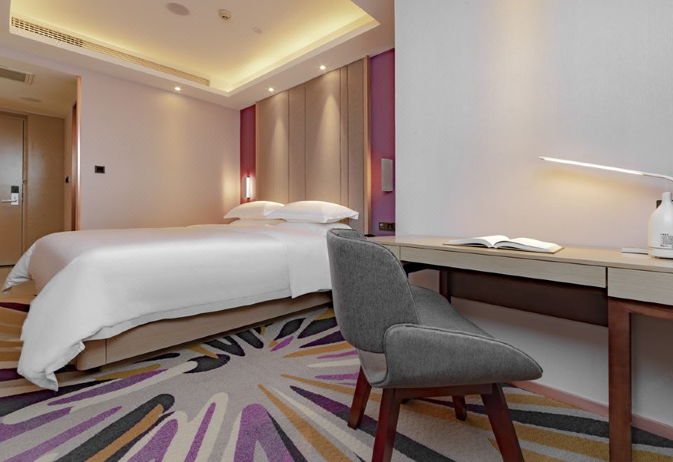 雅緻大床房（智能客控+空氣凈化器+mini小冰箱）