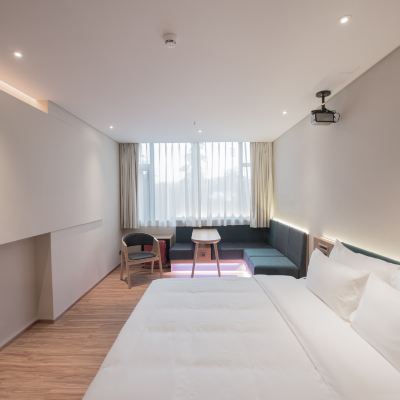 影院浴缸Plus大床房（影視VIP+按摩浴缸+新風系統） 深圳你享酒店優惠