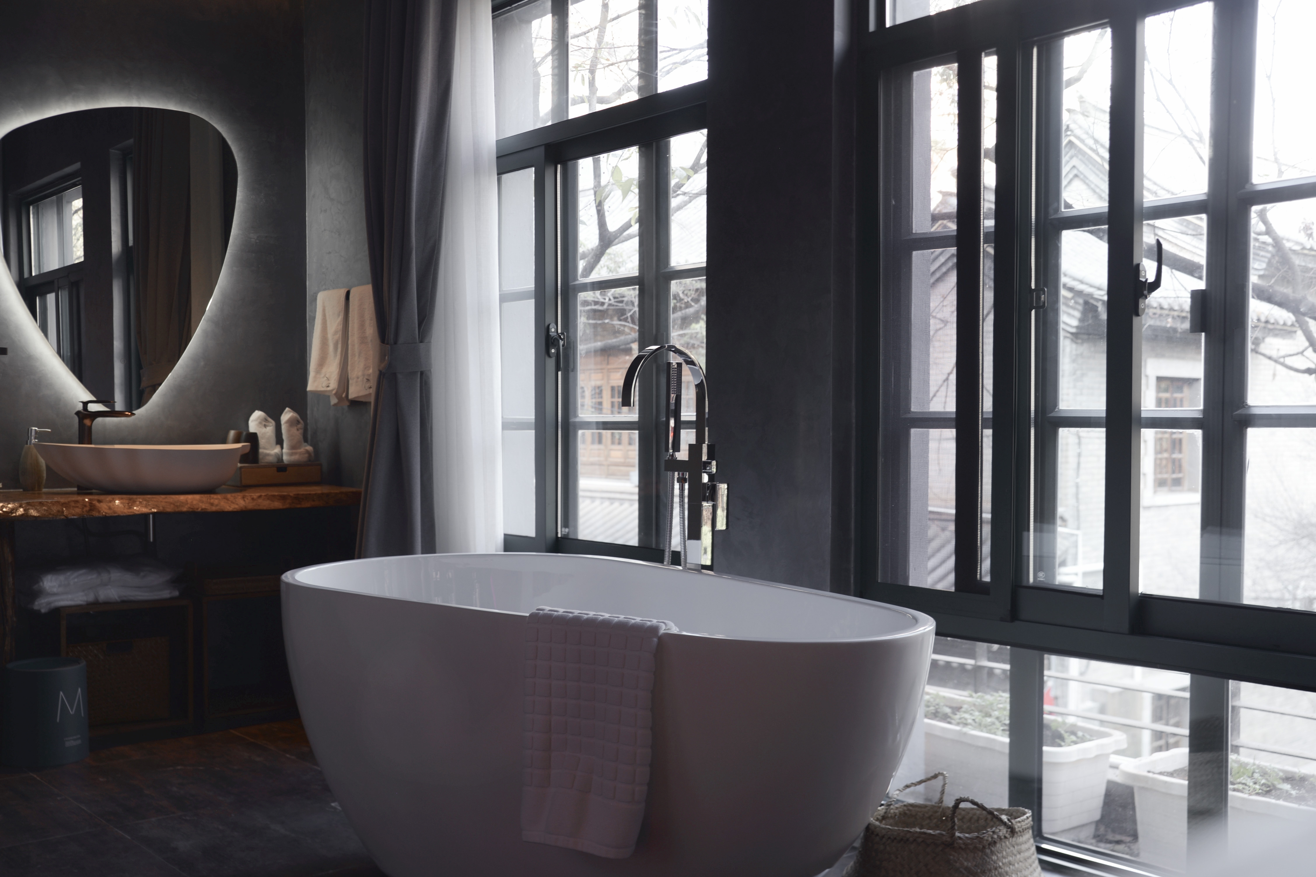 彝族丨270°景观豪华浴缸大床房