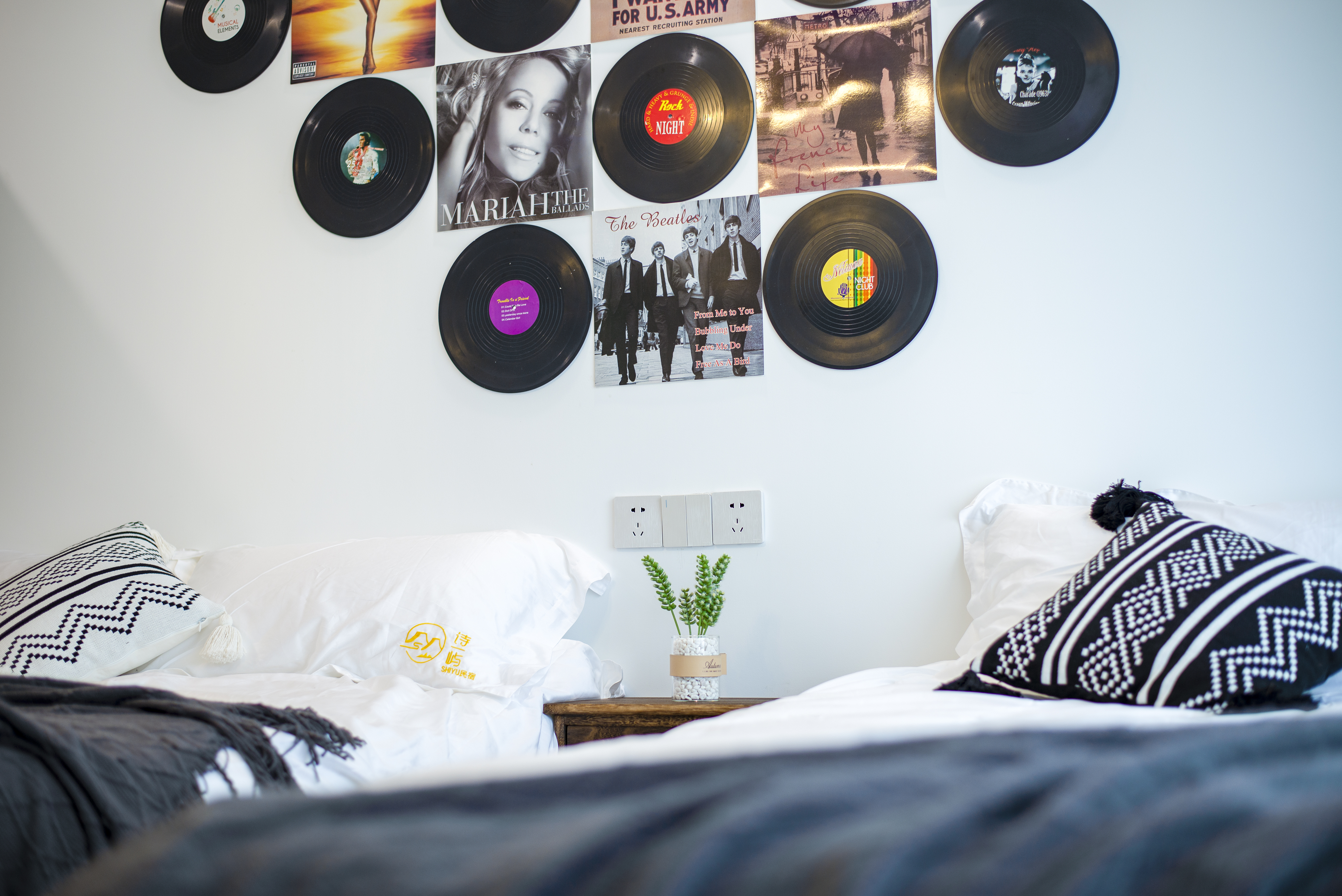 慢慢-黑胶主题家庭房