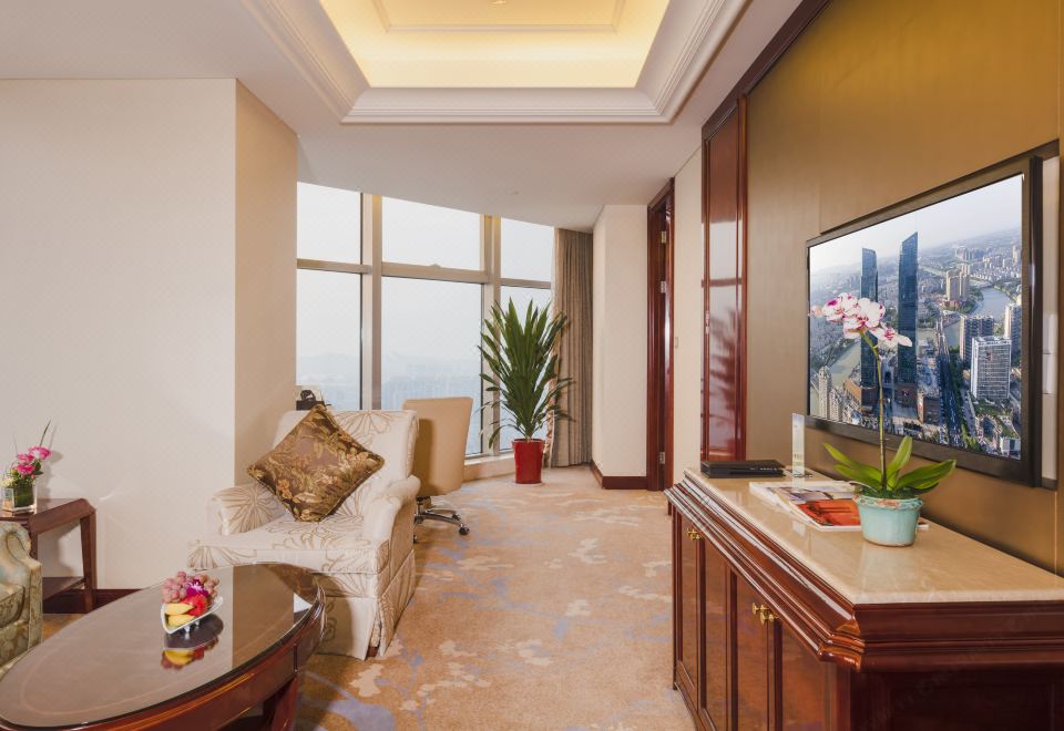 Dongwu New Century Grand Hotel HuzhouExecutive Suite (Family Gathering Lounge + Private Bathtub + King Koil Mattress)