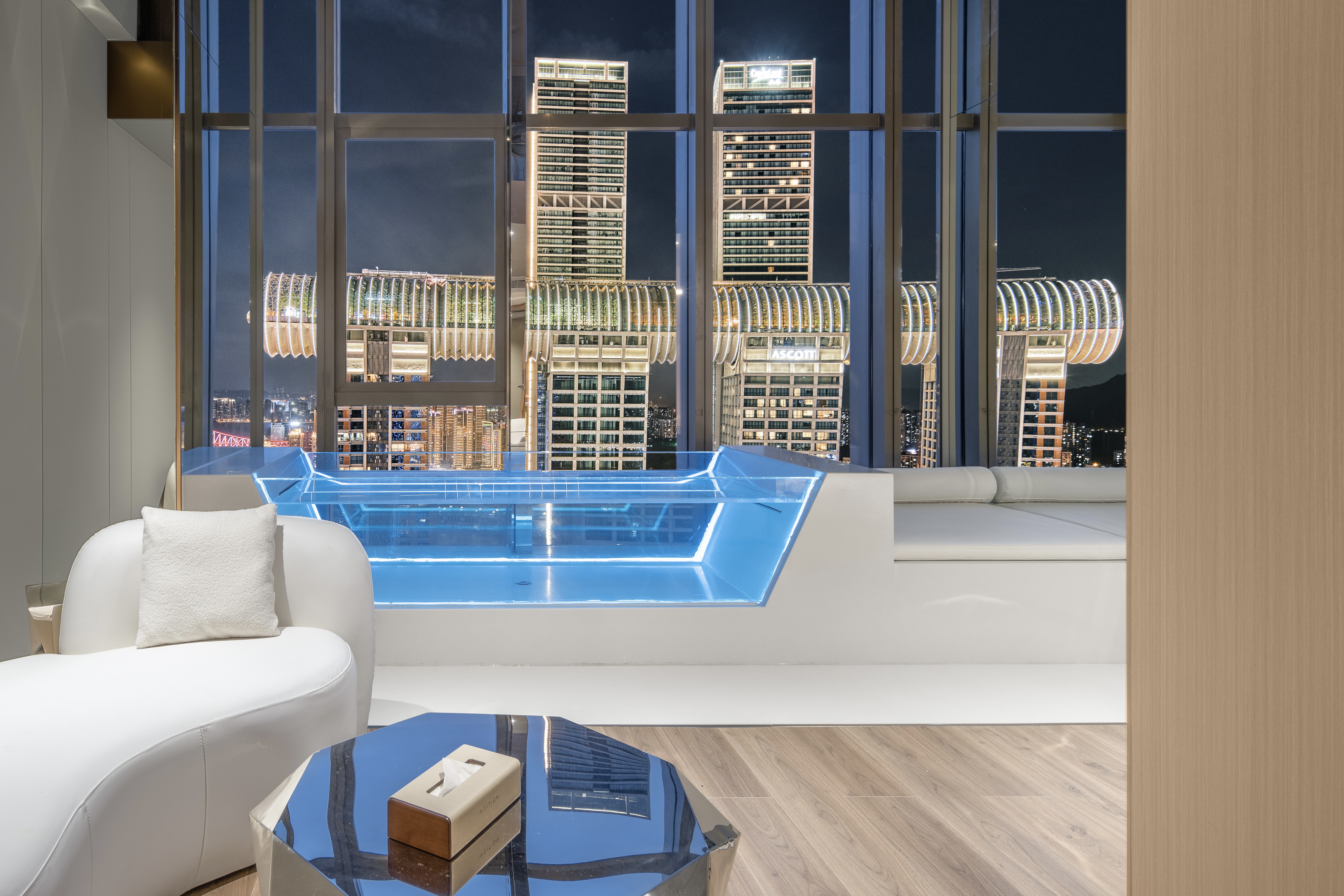 水晶横廊江景汤池跃层套房