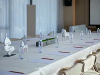Trip.com Group Country Retreats (Dihua Earth-house Joint Resort) Hotels in Danfeng