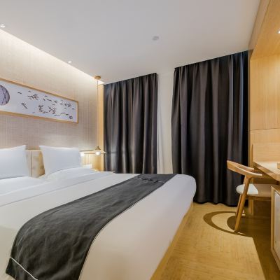 商務大床房（電視投屏+小冰箱） 建國璞隱酒店（上海陸家嘴世博中心店）優惠