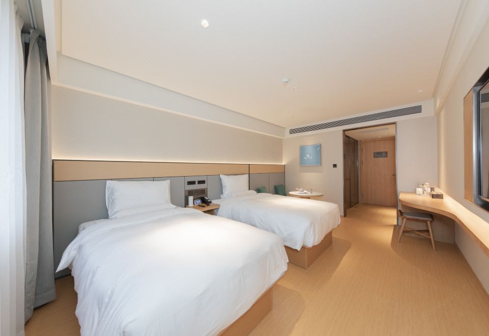 舒压双床房（65寸4K电视投屏+智能客控+沙发）