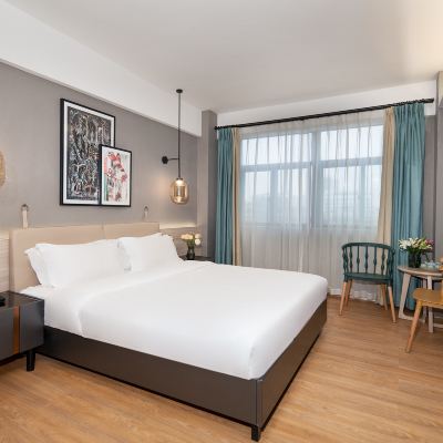 臻禮大床房（靜逸舒適） 麗怡酒店（汕頭1981萬象城高鐵站店）優惠